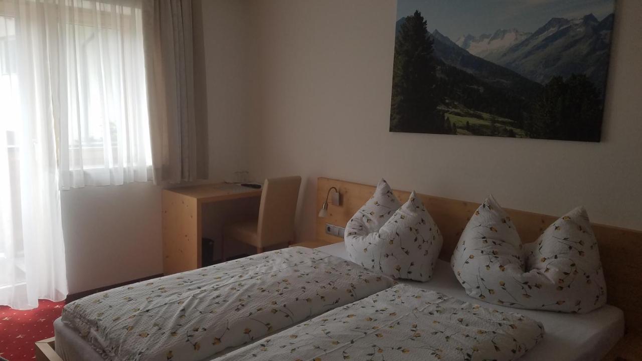 ゲルロス Haus Maria Bed & Breakfast エクステリア 写真